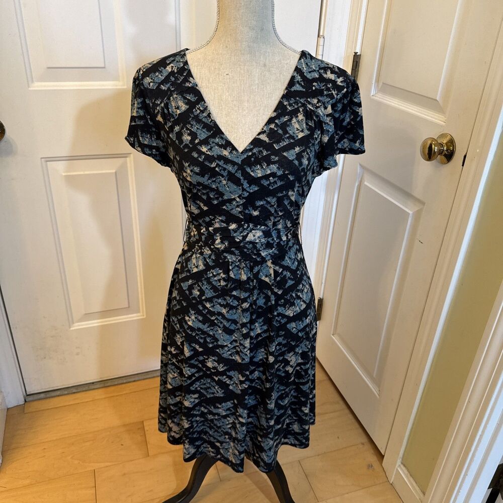 PRETTY PRINT Attention Black Blue Print knee length Shortsleeved Dress Size S